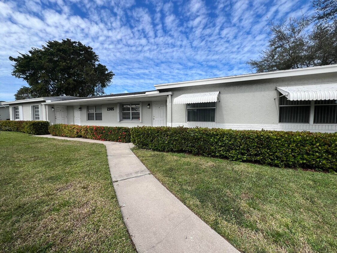 Primary Photo - 2305 Lowson Blvd
