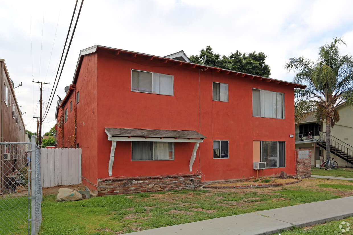 Building Photo - Tamarack Apartments