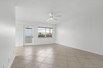 Building Photo - 74 Mansfield B