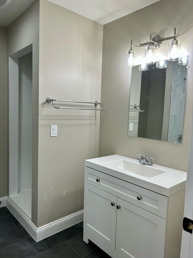 Foto del edificio - 60 W Church Rd