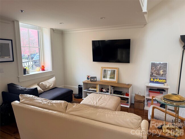 Foto del edificio - 113 N Main St