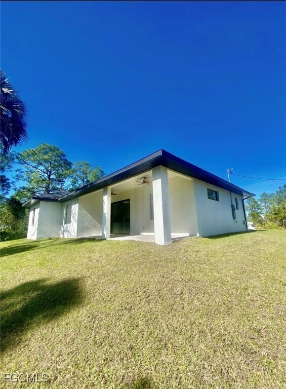 Building Photo - 2005 W 10th St