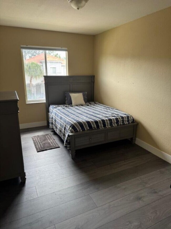Foto del edificio - 1033 Grove Park Cir
