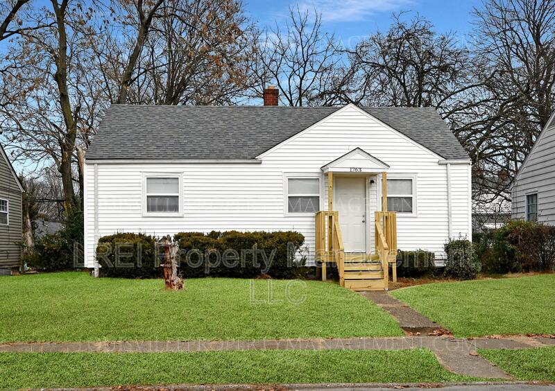 Primary Photo - 1763 W Lee St