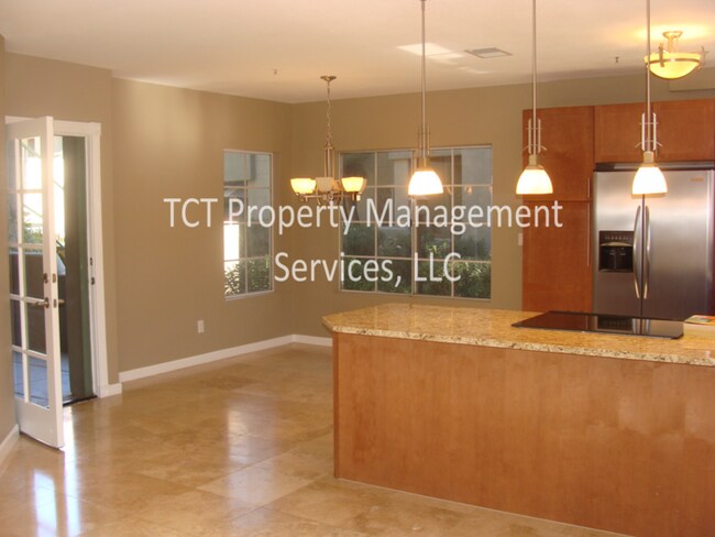 Building Photo - Beautiful Condo in Beautiful Community!