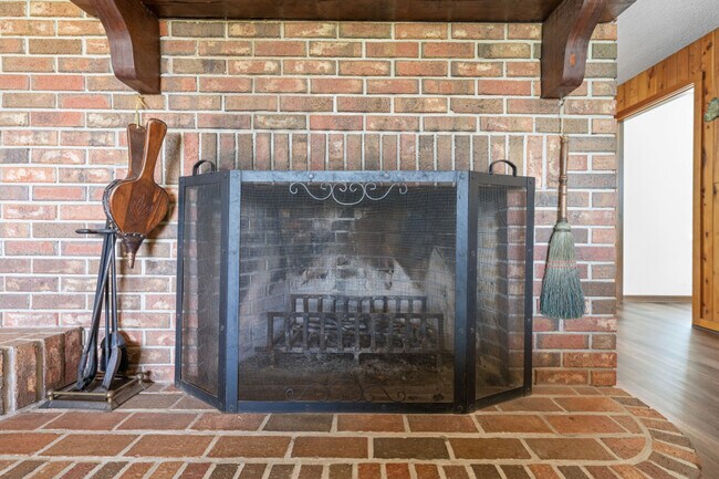 Building Photo - 1803 Riveredge Dr