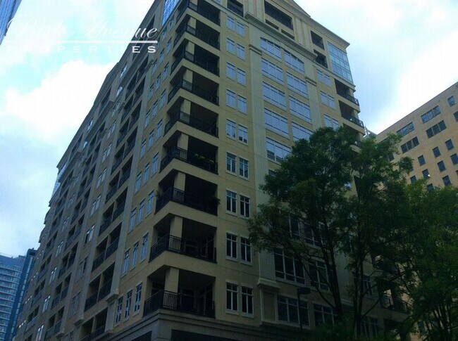 Building Photo - 230 S Tryon St
