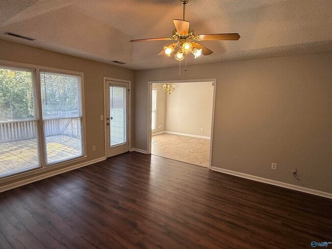 Building Photo - 213 Shadowbrook Ln NE