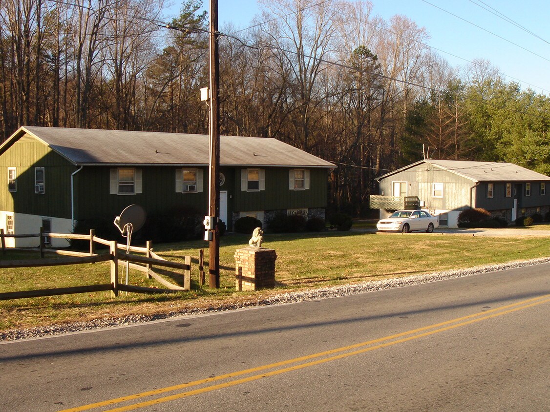 Primary Photo - 2148 Howard Gap Rd