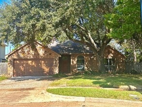 Building Photo - 2204 Glenbrook St