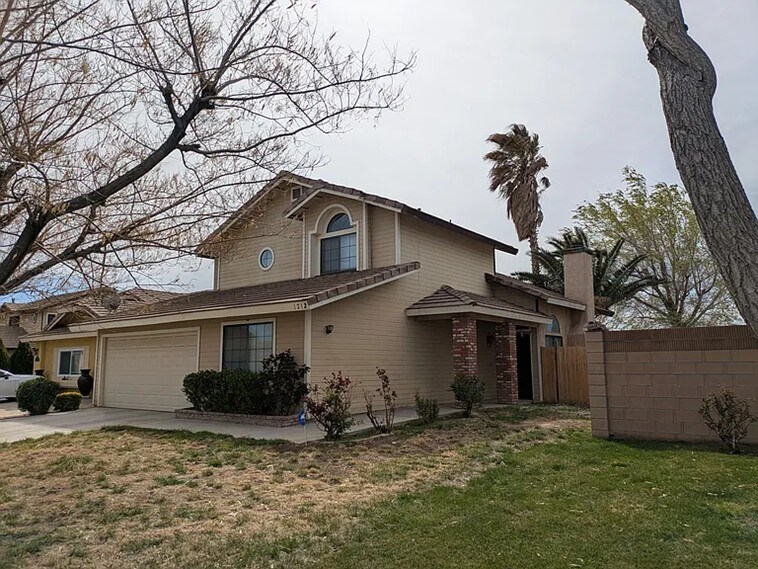 Foto principal - 1212 W Avenue H4