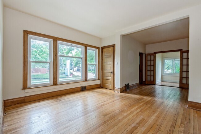 Foto del edificio - 419 Sherman Ave