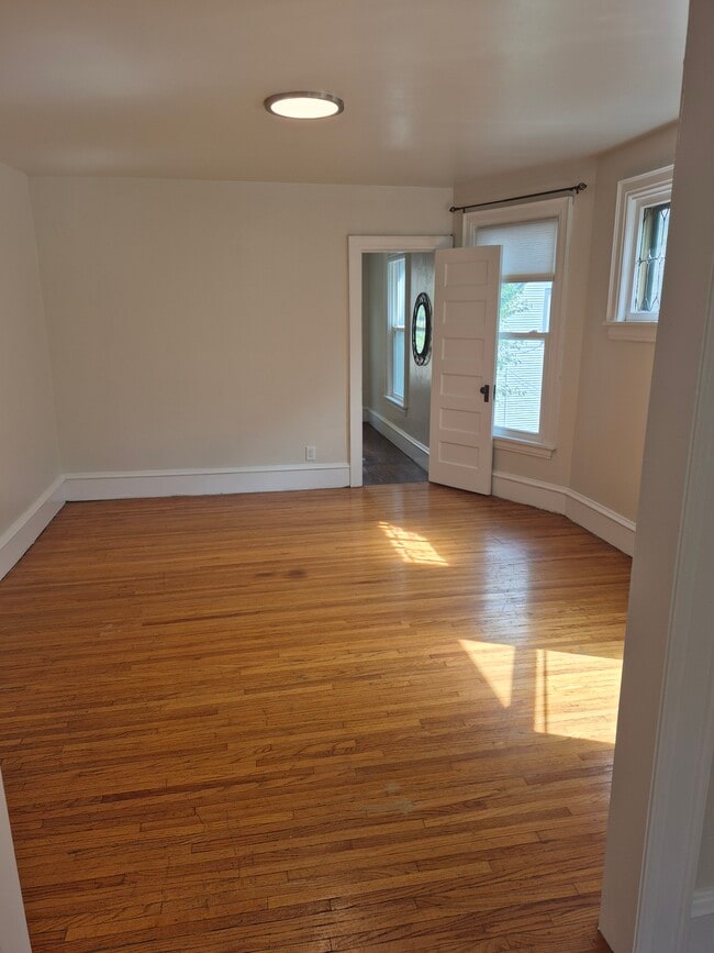 Dining room/Office - 1047 E Gorham St