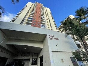 Building Photo - 2740 Kuilei St