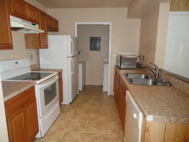 Building Photo - 2550 N Alafaya Trail