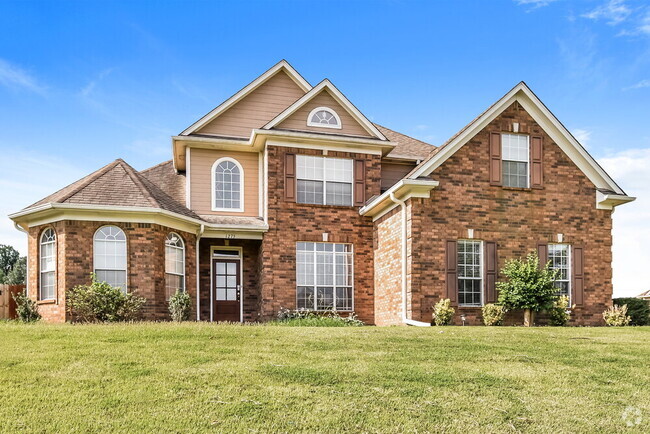 Building Photo - 1275 Heritage Lake Dr
