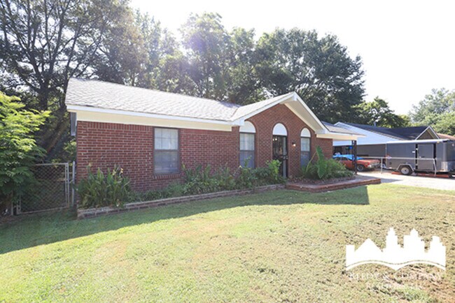 Building Photo - 5100 N Circle Rd