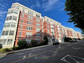 Building Photo - 300 Mamaroneck Ave