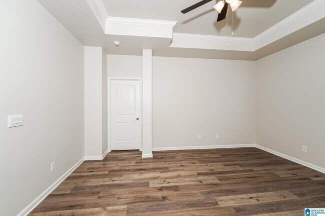 Building Photo - 5630 Post Oak Trl