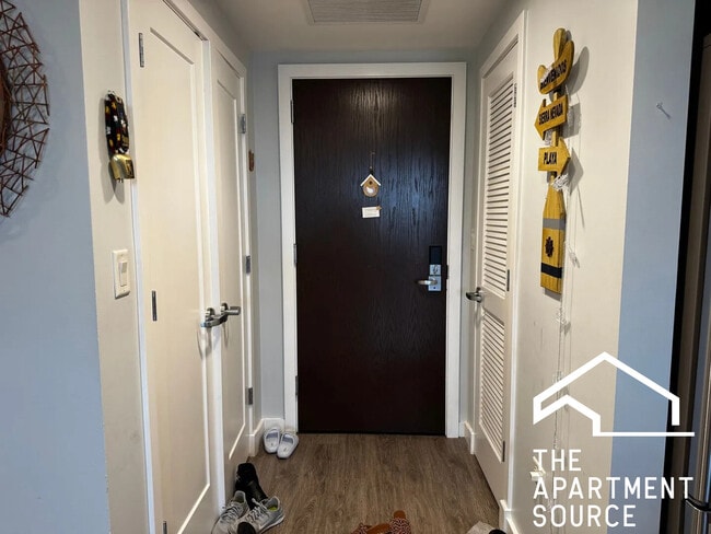 Foto del edificio - 1323 W Morse Ave