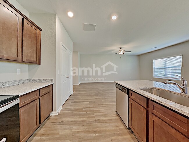 Building Photo - 3410 Ridge HillPkwy