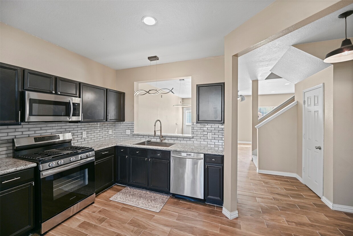 Primary Photo - 9706 Coyote Creek Dr