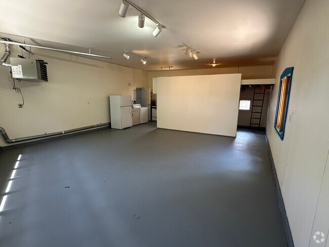 Building Photo - 409 La Joya Rd
