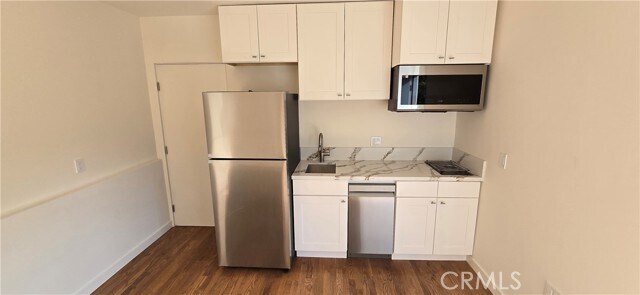 Foto del edificio - 2756 Locksley Pl