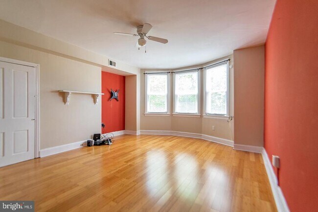 Foto del edificio - 2055 Catharine St