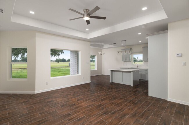 Building Photo - 3125 Fairway Dr