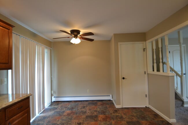 Building Photo - 713 Erin Pl