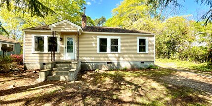 Building Photo - 622 Martha Dr