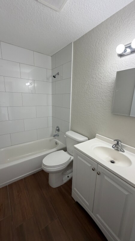 Foto del edificio - 3574 Montante Blvd