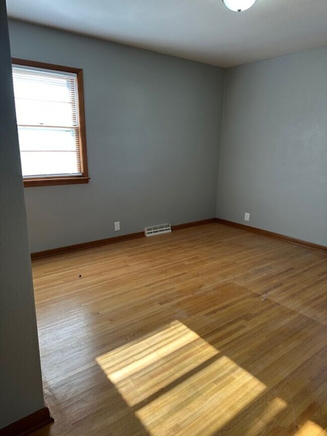 Foto del edificio - 537 Mildred Ave