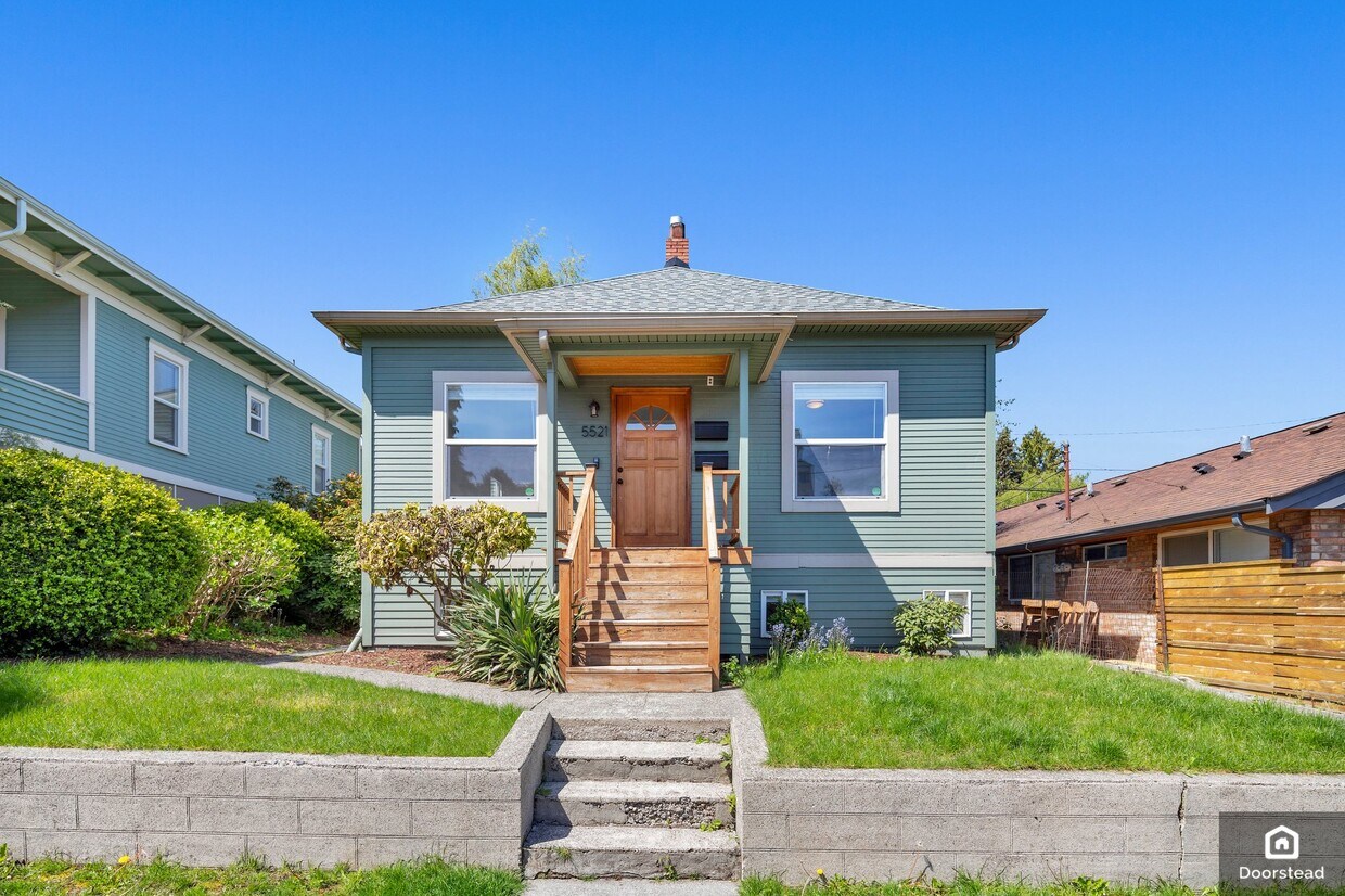 Foto principal - 5521 Brooklyn Ave NE