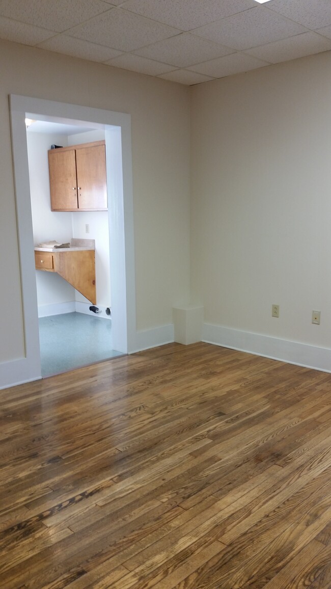 Kitchen - 720 W 3rd St