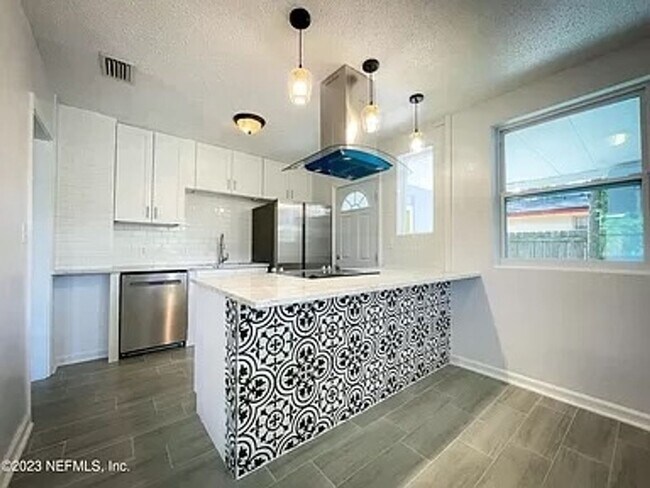 Foto del edificio - 3 Bedroom Single Family Home in Jacksonville