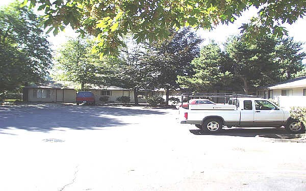 Building Photo - Glenview Woods Apartments