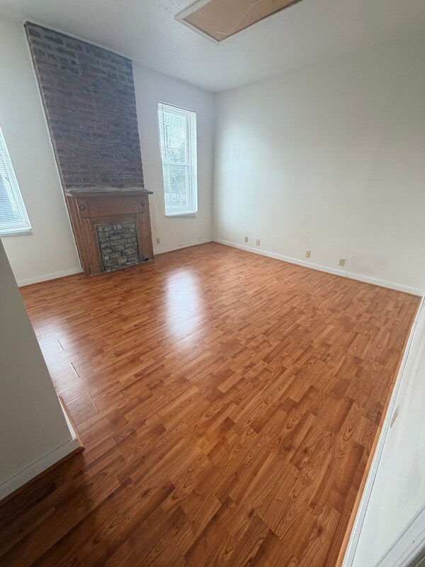 Foto del edificio - 3105 E Marshall St