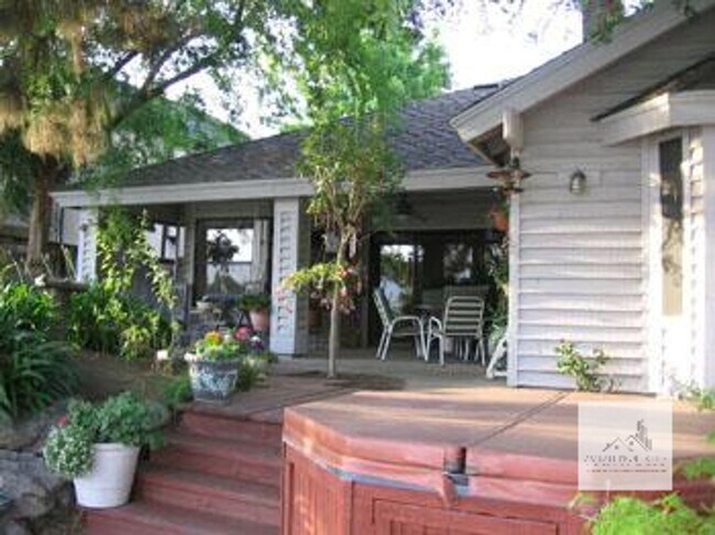 Building Photo - Beautiful Home in Woodward Lake Community ...