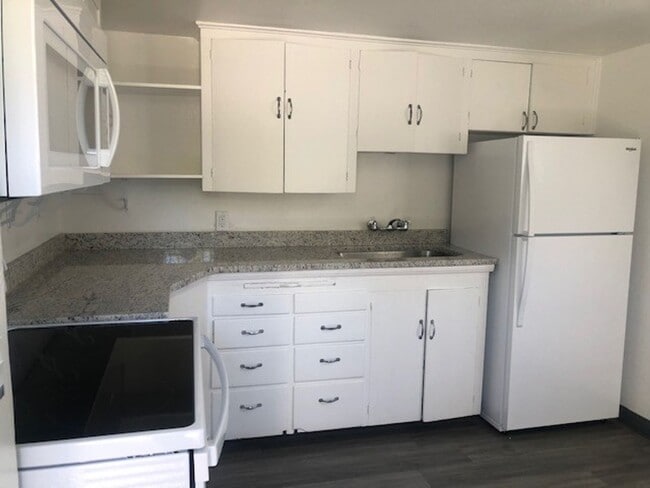 Building Photo - 153 W. Duplex