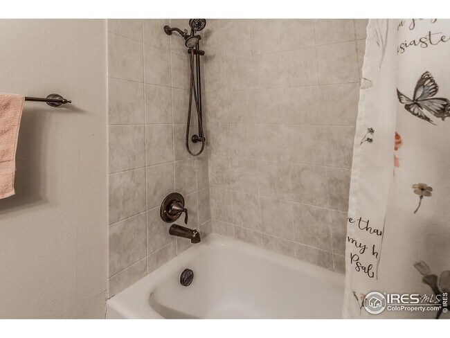 Foto del edificio - 701 43rd Ave