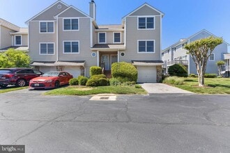 Building Photo - 400 Schooner Way