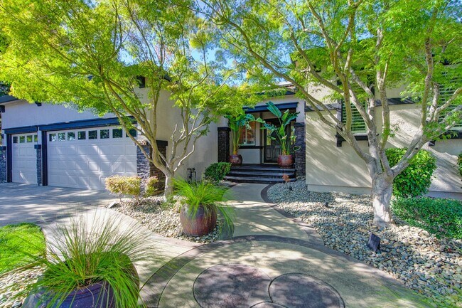Building Photo - Stunning Ridge Top Views in Rocklin! SOLAR...