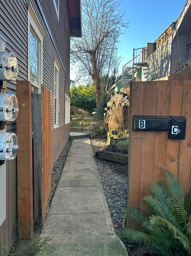 Foto del edificio - 3440 SW Falcon St