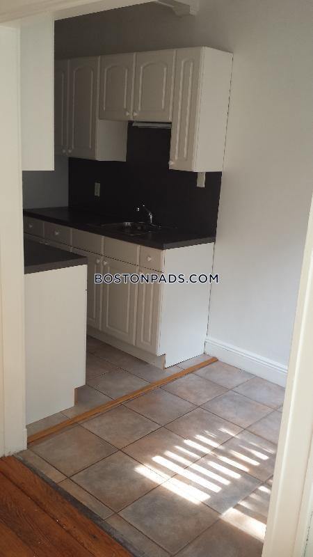 Building Photo - 149 Park Dr