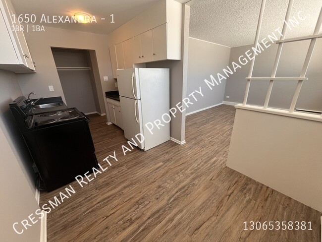Building Photo - 1 Bed 1 bath APARTMENT located in Regina, SK - Rosemont area