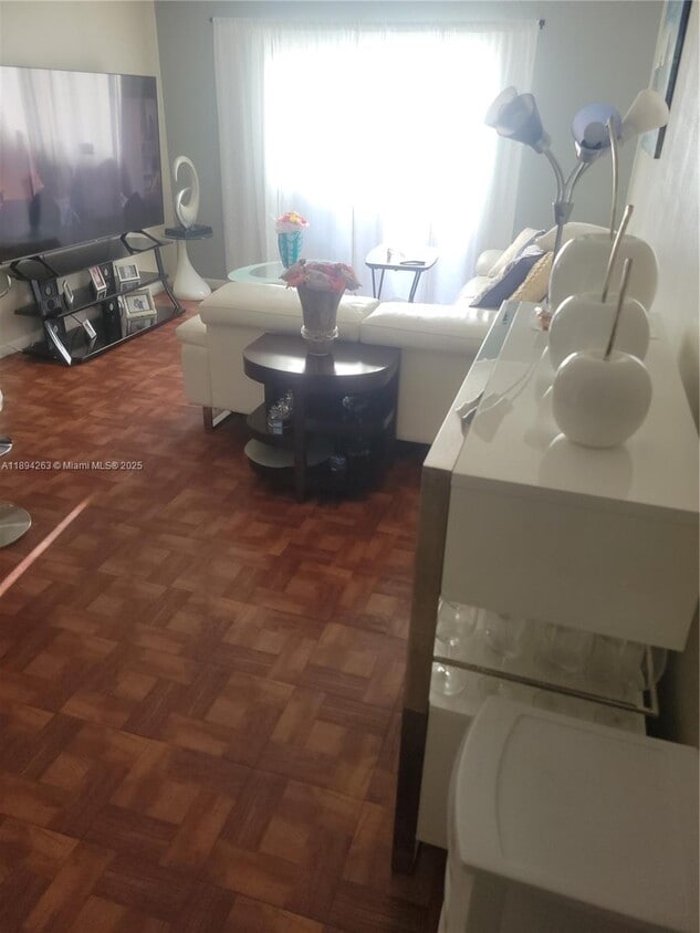 Foto principal - 17901 NW 68th Ave