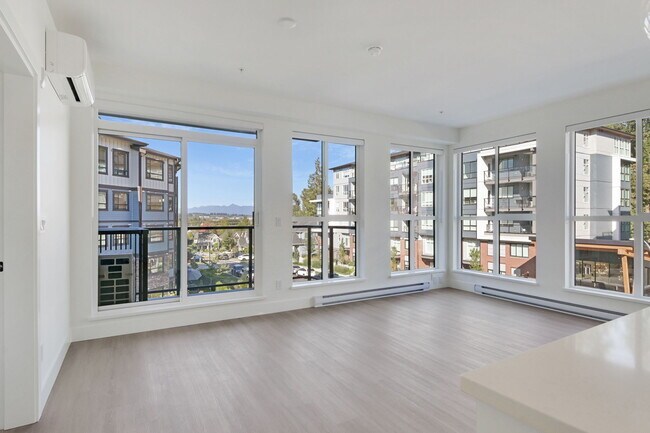 Photo du bâtiment - Available Now! Brand New Corner Unit w/Air Conditioning - Beautiful View!