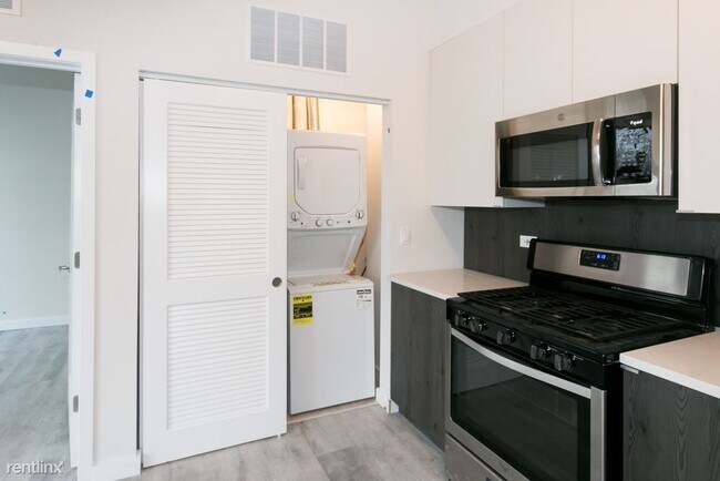 Foto del edificio - 2150 W Lawrence Ave